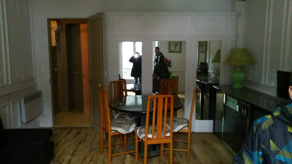 Le Sarciron Appartement Le Mont-Dore Kamer foto